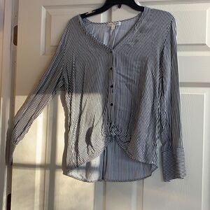 NWOT Nine Britton Striped Button Down Tie Front Top 🦋